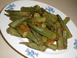 okra with red chillies